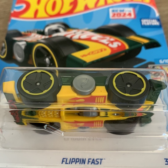 2 Hot Wheels Flippin Fast HW Celebration Racers Hotwheels Mattel New 2024 Asan - Picture 3 of 5